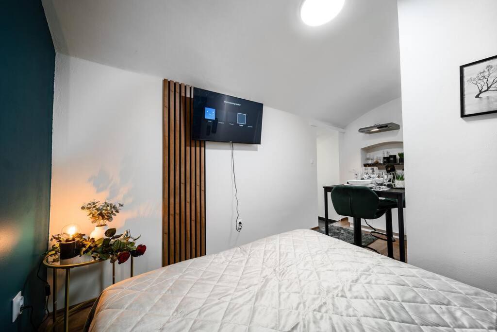 Secret Economy Studio Oasis Прага Екстер'єр фото